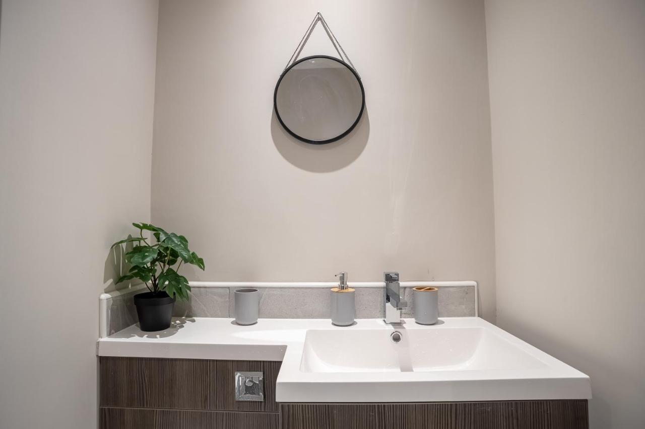 Elegant 1 Bedroom Apartments View & Parking By Opulent Sunderland (Tyne and Wear) Exteriör bild
